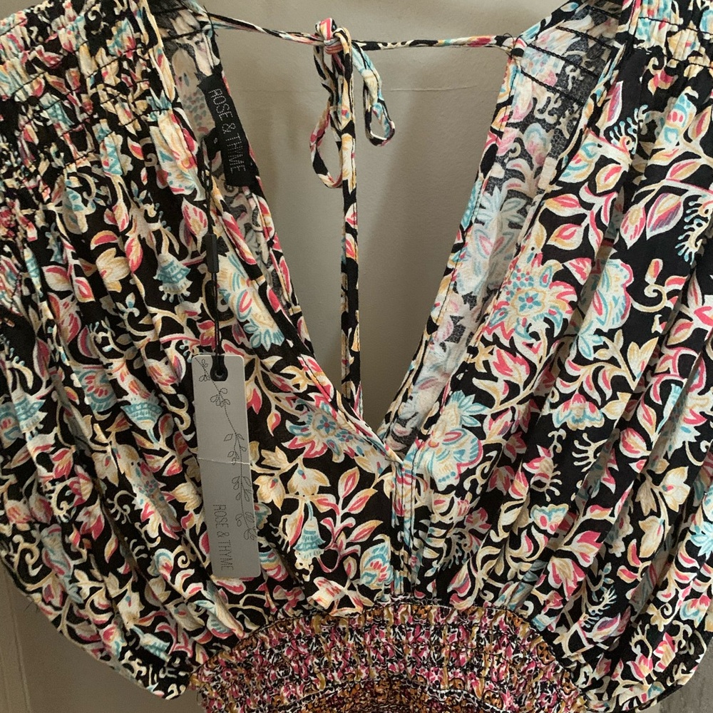 NWT - Rose & Thyme SZ Small cropped top. Black,gold,pink,blue and cream - Picture 9 of 12